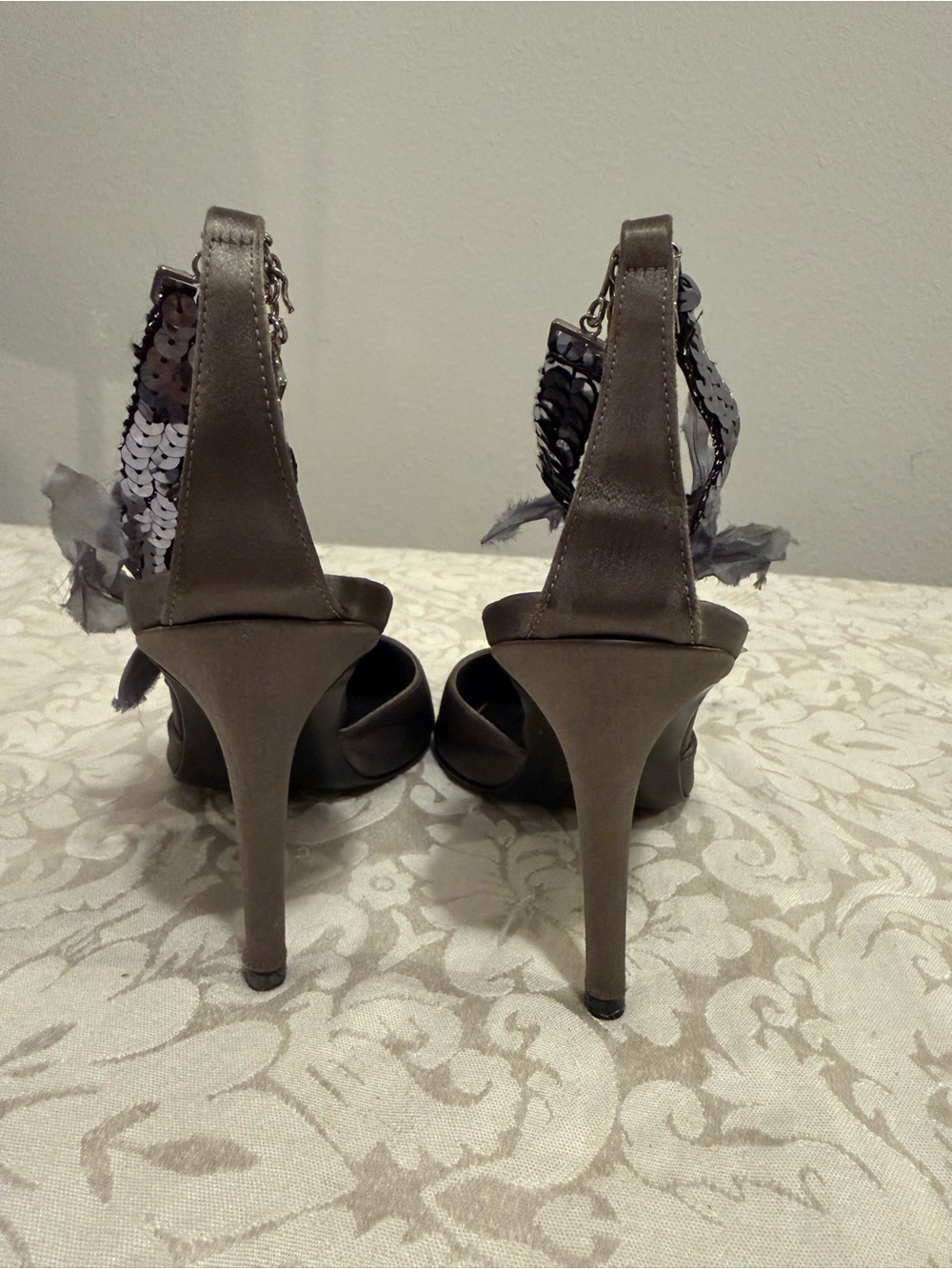 René Caovilla Satin Slingback Gray Taupe Beaded Floral Heels EU 38 Made in Italy - Picture 8 of 15
